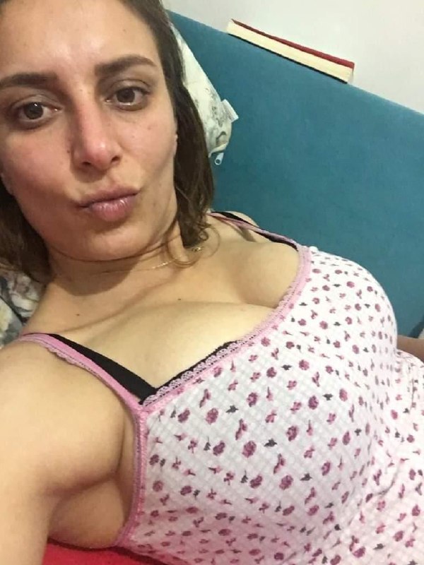 Ortamcı Milf Tokmakçısıyla Takılıyor ifşa çıplak fotoğraf