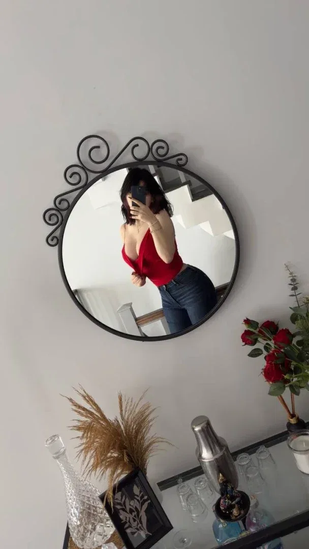 Ezra Ay Vandan ifşa çıplak fotoğraf