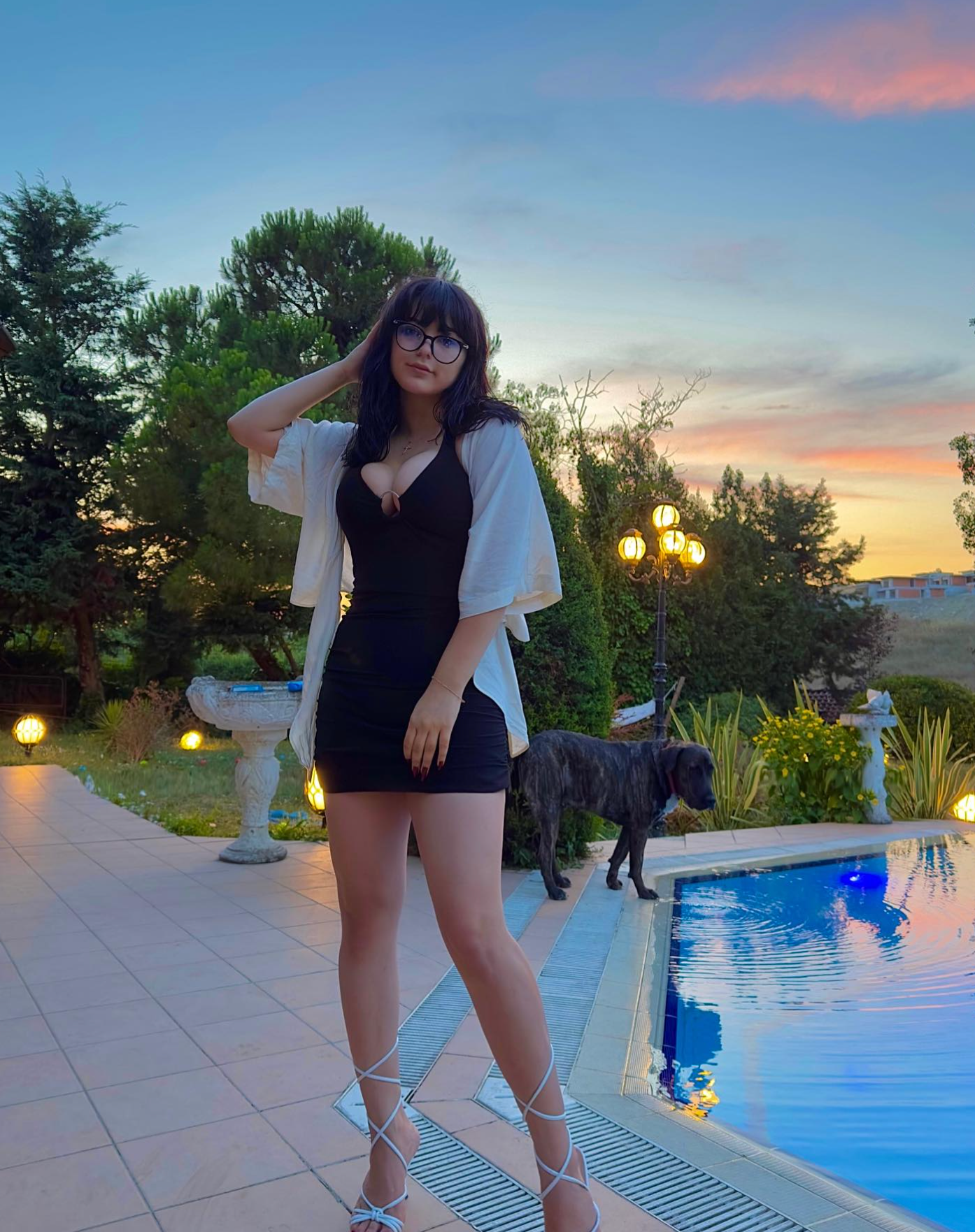 Ezra Ay Vandan ifşa çıplak fotoğraf
