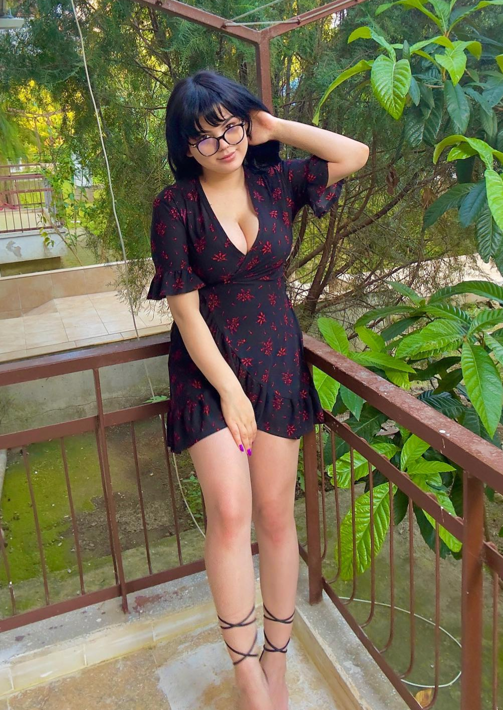 Ezra Ay Vandan ifşa çıplak fotoğraf