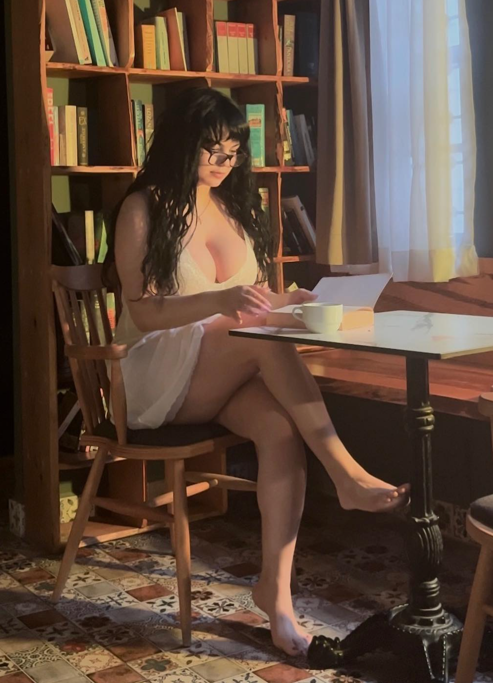 Ezra Ay Vandan ifşa çıplak fotoğraf