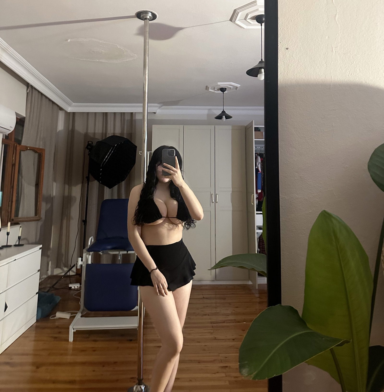 Ezra Ay Vandan ifşa çıplak fotoğraf