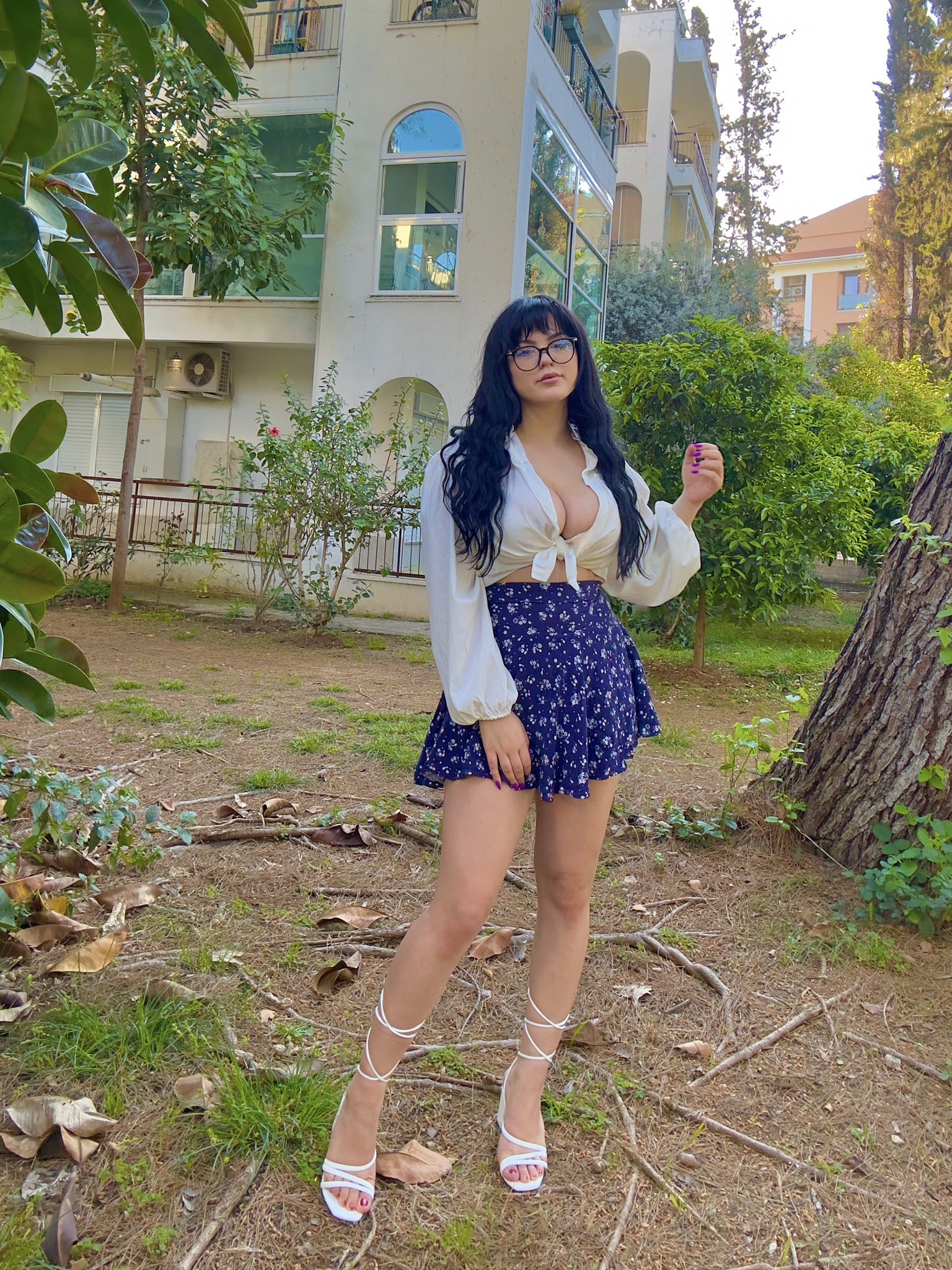 Ezra Ay Vandan ifşa çıplak fotoğraf