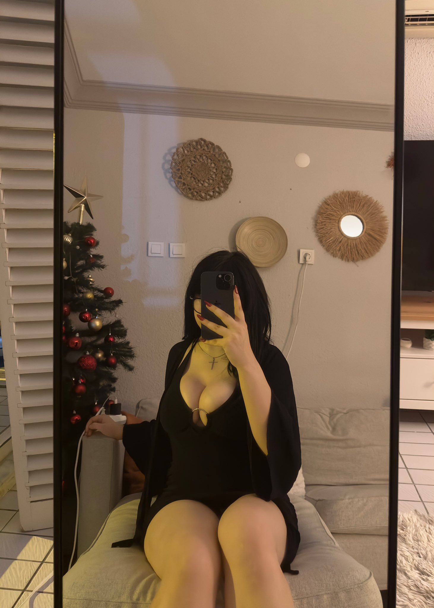 Ezra Ay Vandan ifşa çıplak fotoğraf
