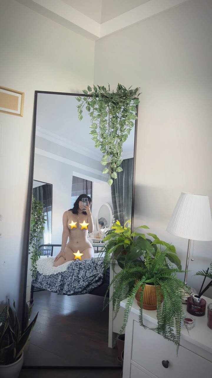 Ezra Ay Vandan ifşa çıplak fotoğraf