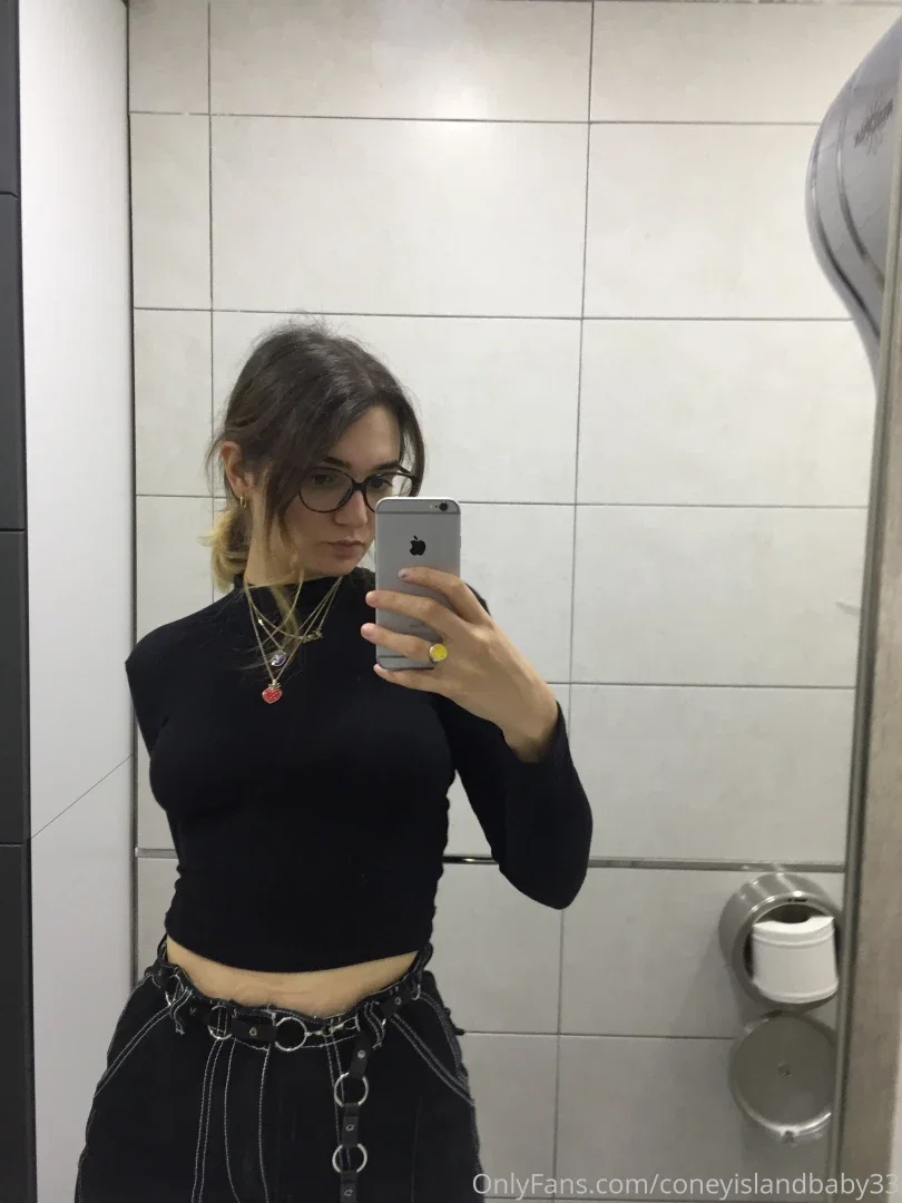 Coneyislandbaby33 OnlyFans ifşa çıplak foto 1011