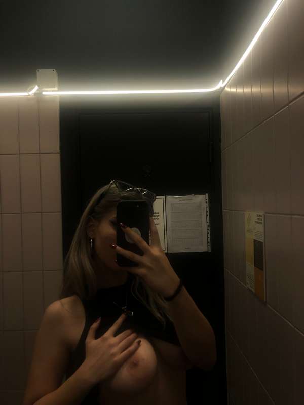 Beyza Durusu ifşa çıplak fotoğraf