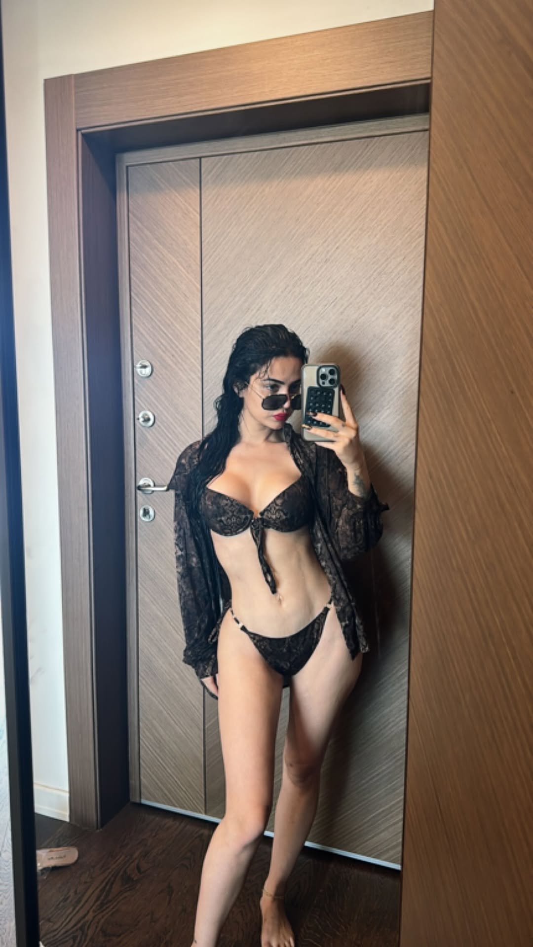 Eceronayofficial OnlyFans ifşa çıplak foto 4