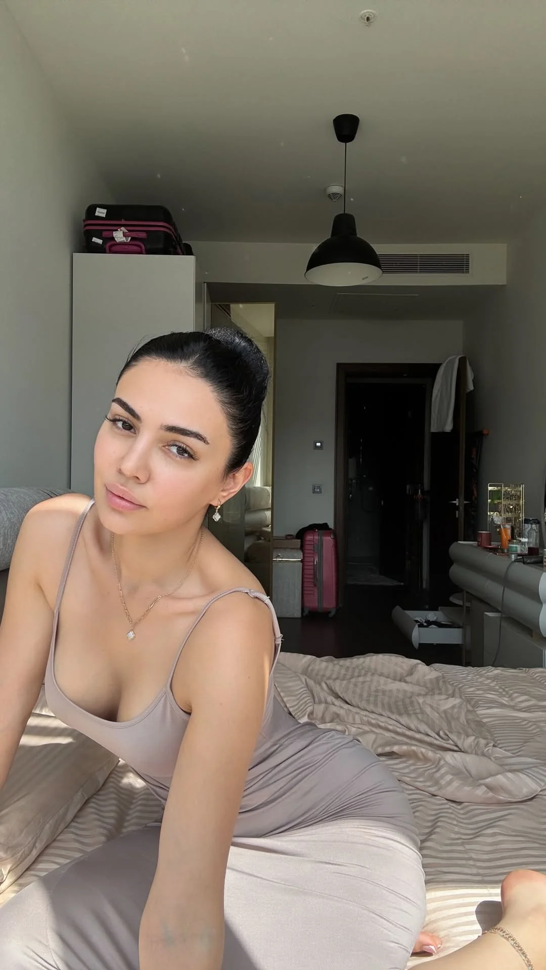 Eceronayofficial OnlyFans ifşa çıplak foto 11