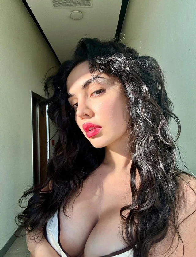 Eceronayofficial OnlyFans ifşa çıplak foto 20
