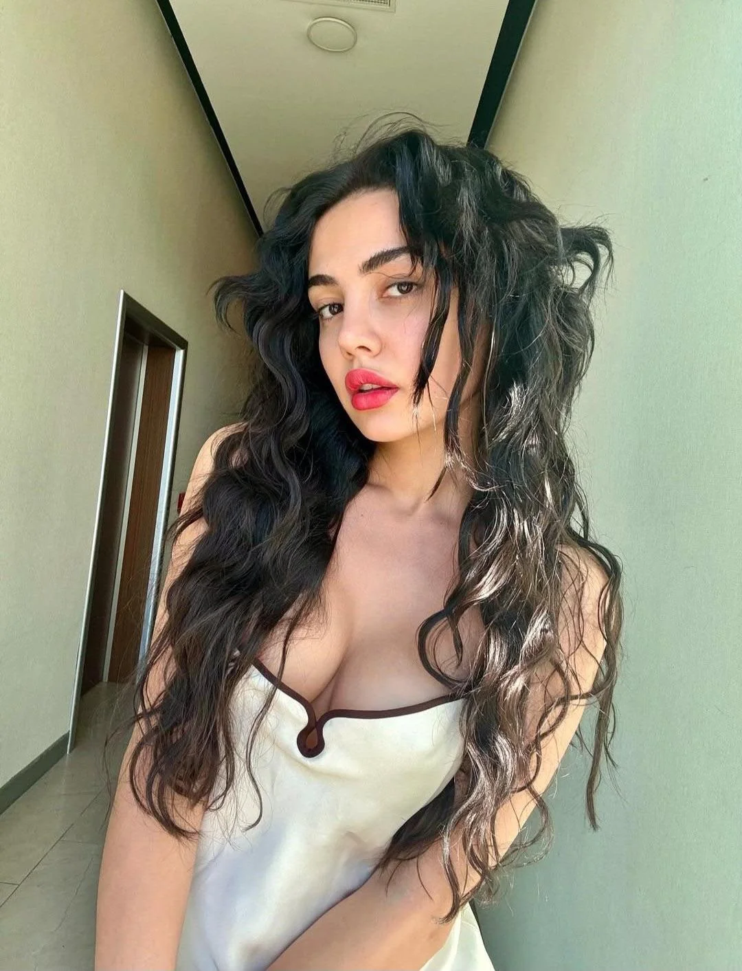 Eceronayofficial OnlyFans ifşa çıplak foto 21
