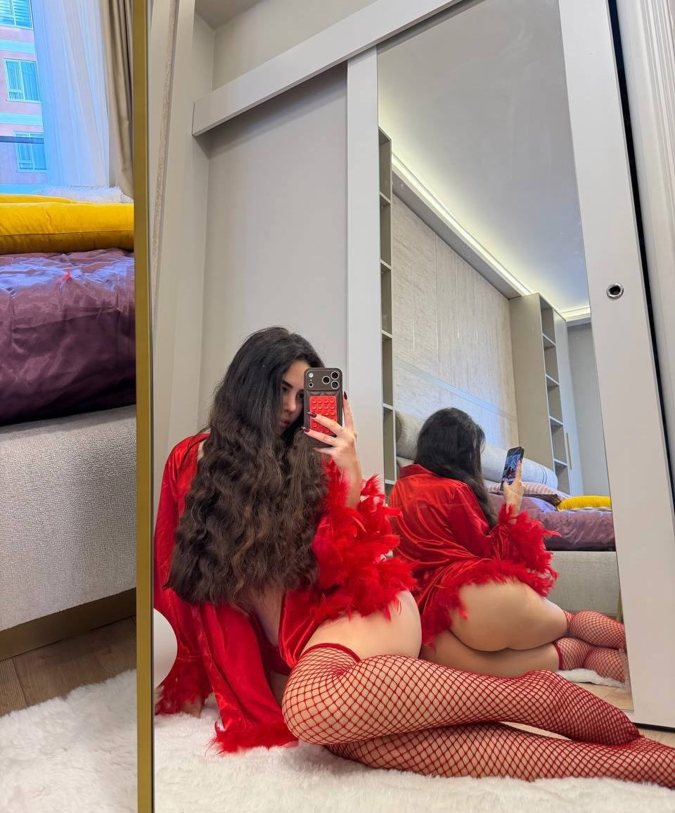 Ece Ronay ifşa çıplak fotoğraf