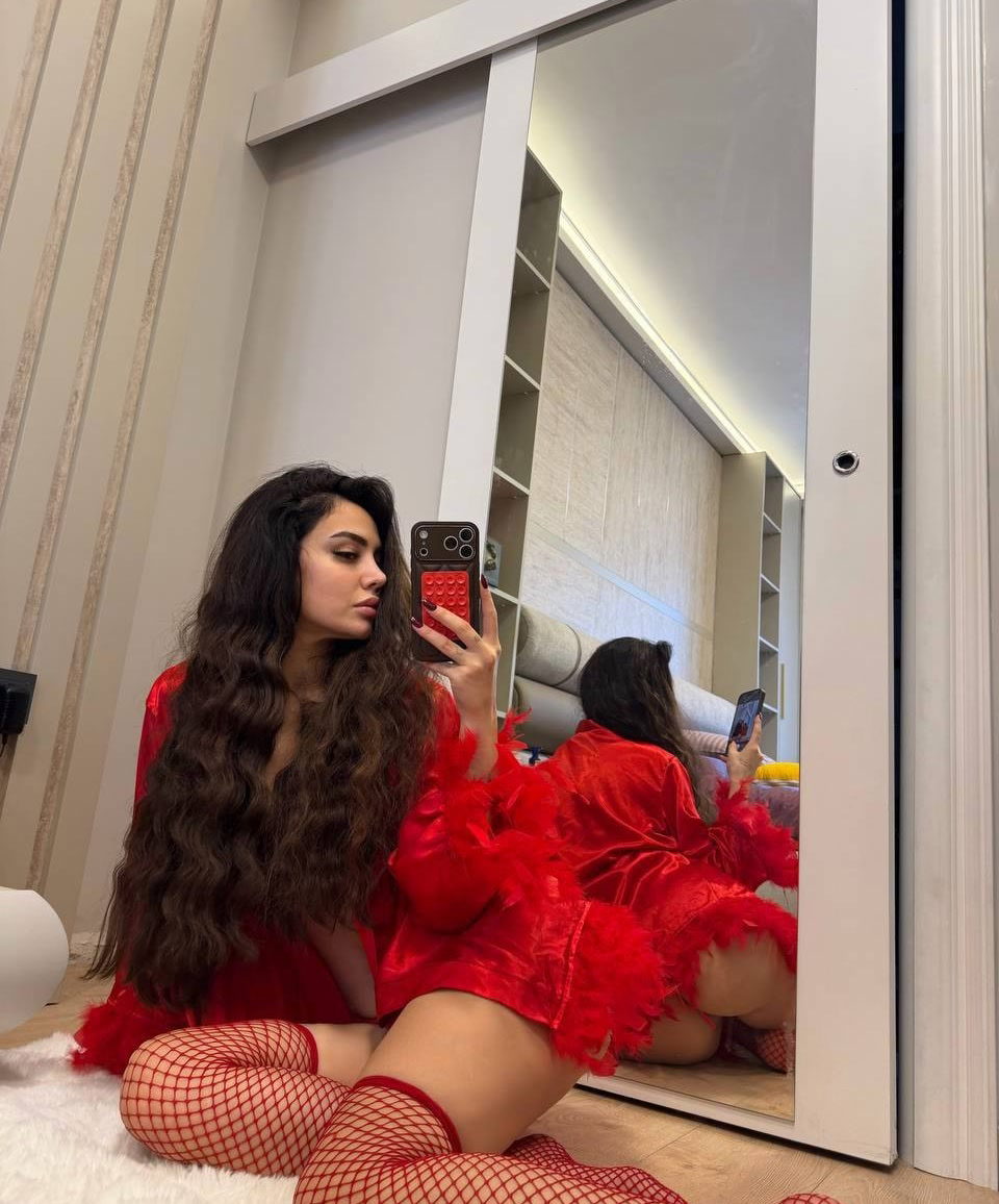 Ece Ronay ifşa çıplak fotoğraf