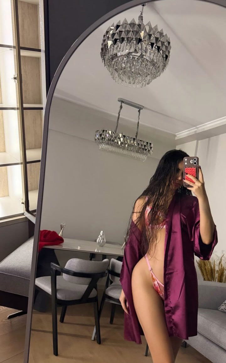Ece Ronay ifşa çıplak fotoğraf