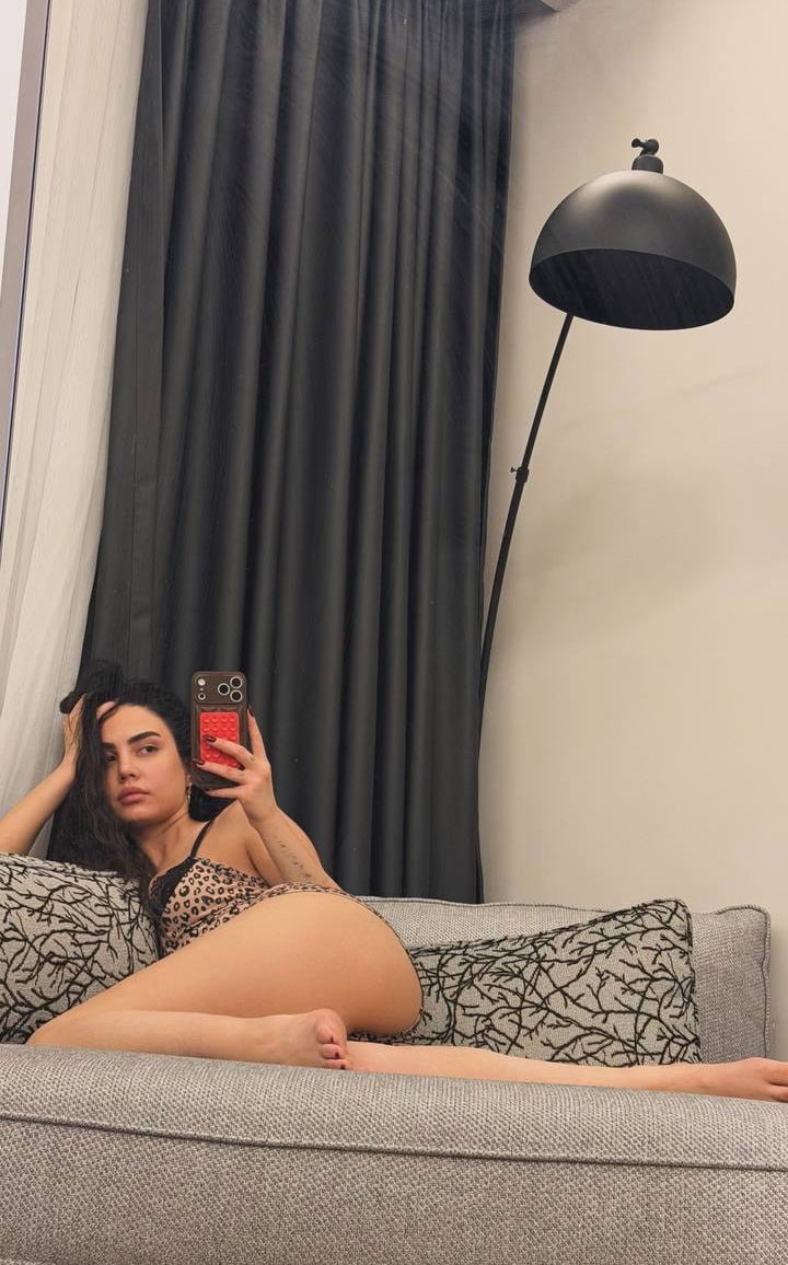 Ece Ronay ifşa çıplak fotoğraf
