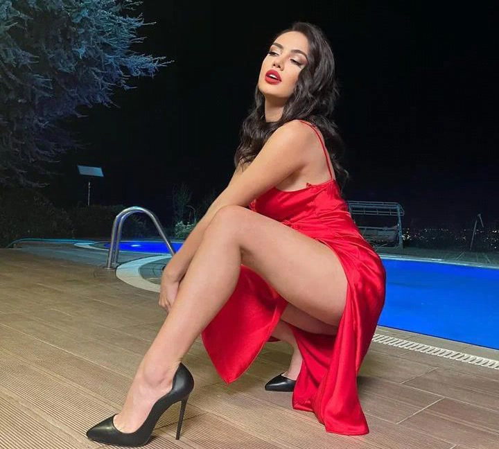 Ece Ronay ifşa çıplak fotoğraf