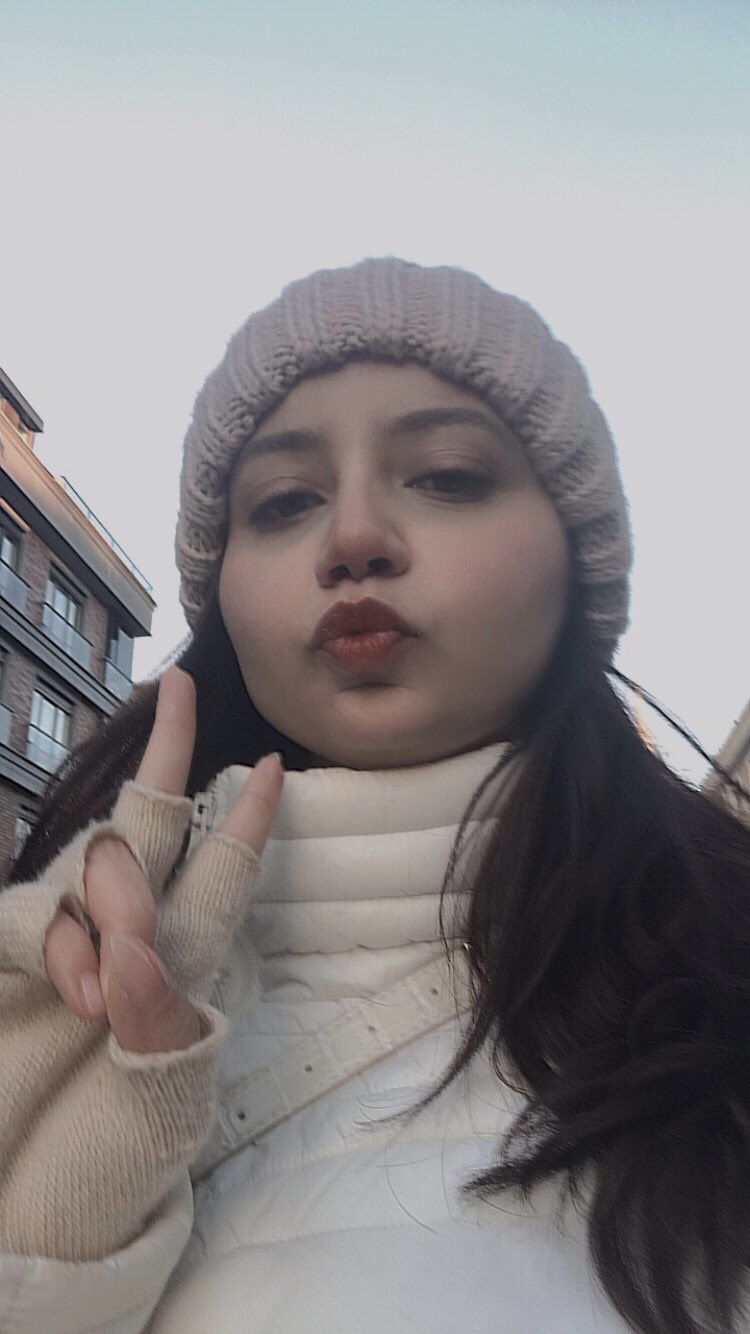 Kübra Erdem ifşa çıplak fotoğraf