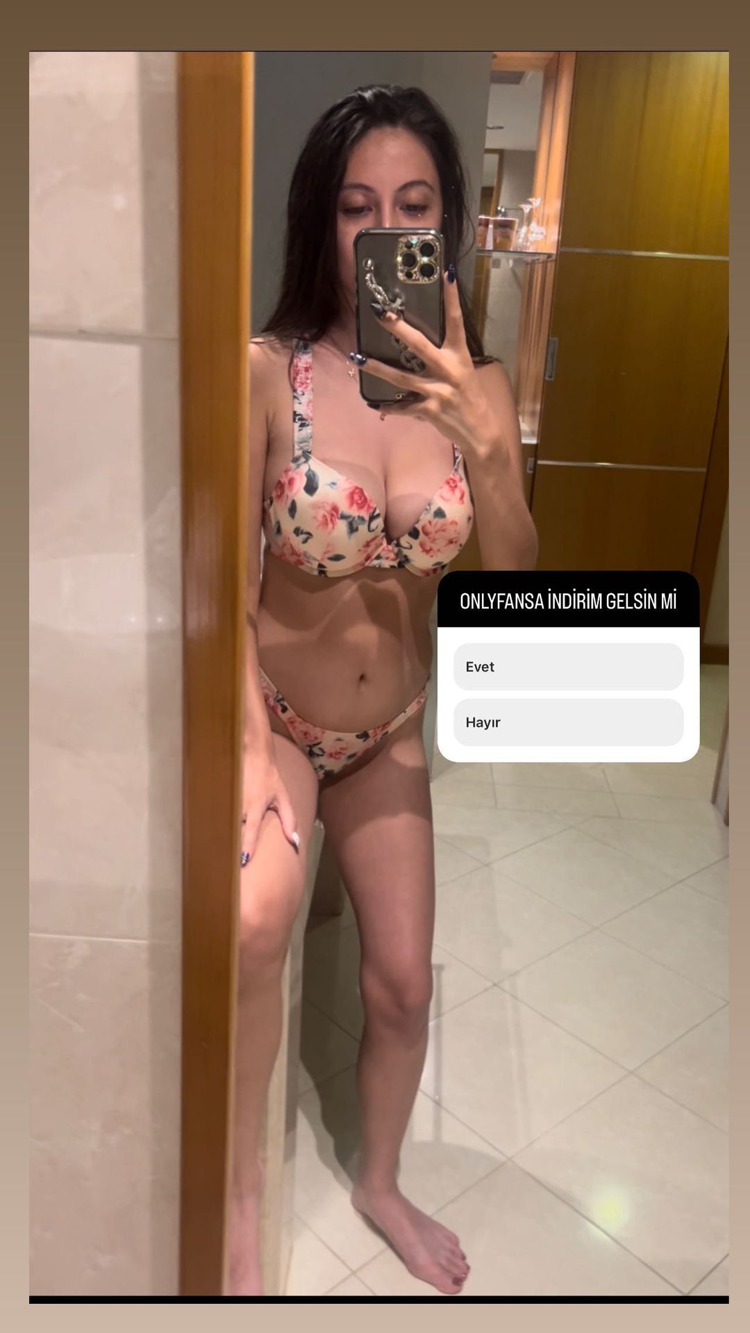 Kübra Yurdakul ifşa çıplak fotoğraf