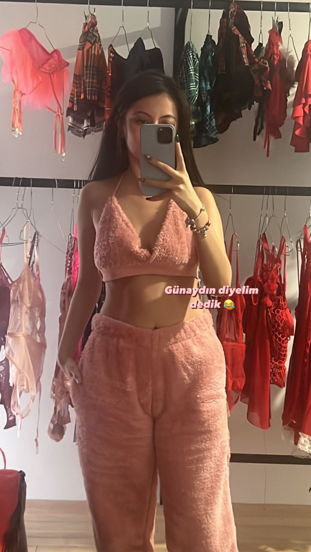 Kübra Yurdakul ifşa çıplak fotoğraf