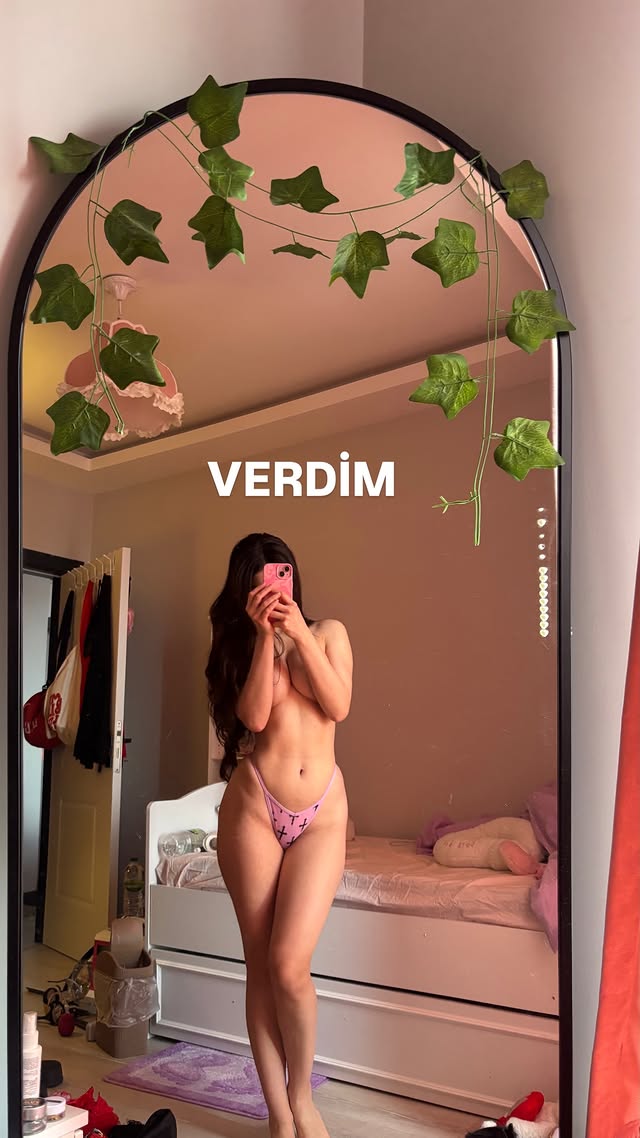 Zeynep ifşa çıplak fotoğraf
